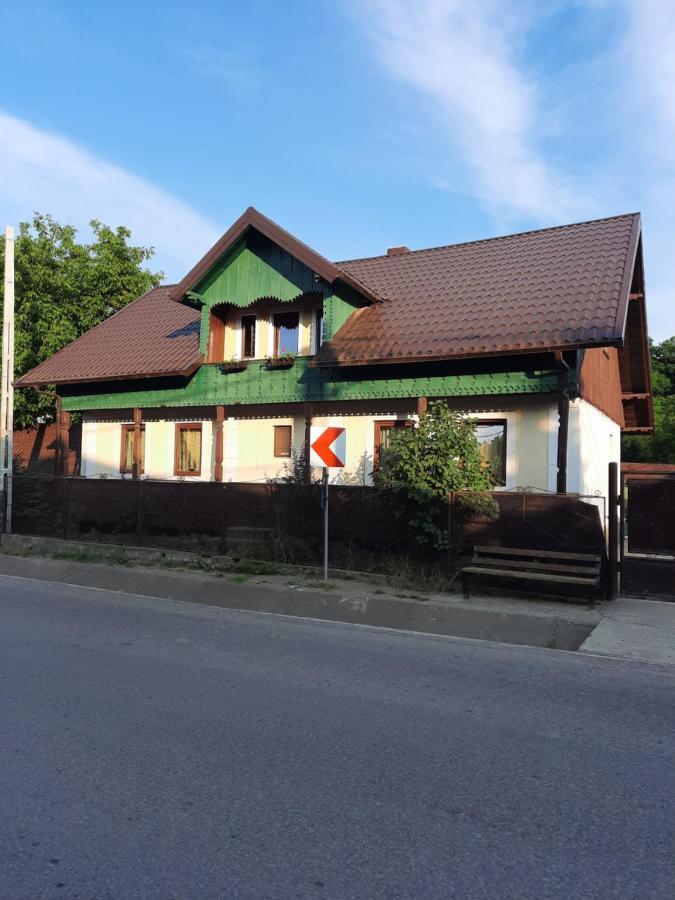 Casa Bunicilor Βίλα Ciprian Porumbescu Εξωτερικό φωτογραφία