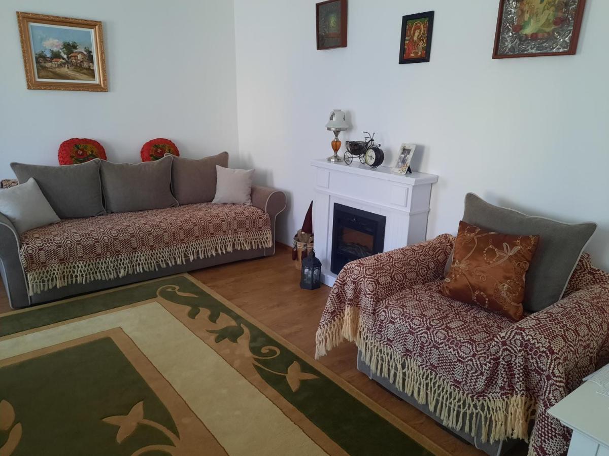 Casa Bunicilor Βίλα Ciprian Porumbescu Εξωτερικό φωτογραφία